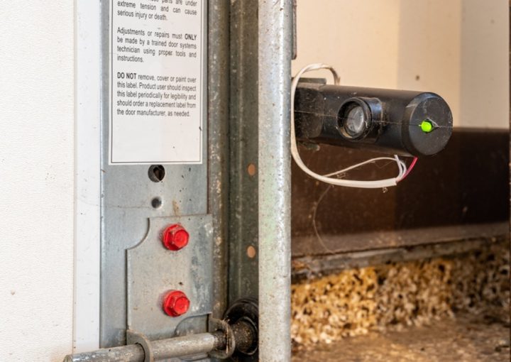Should Both Garage Door Sensors Be Green